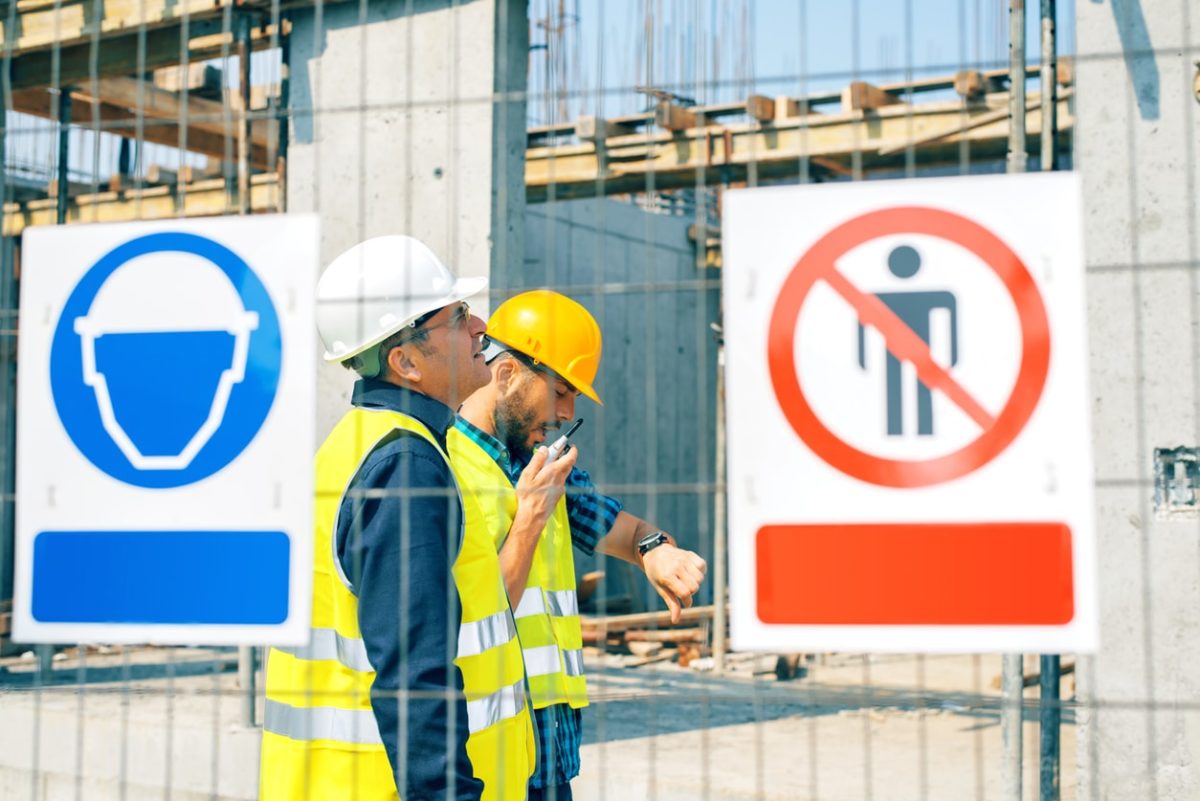construction site signage suppliers in dubai